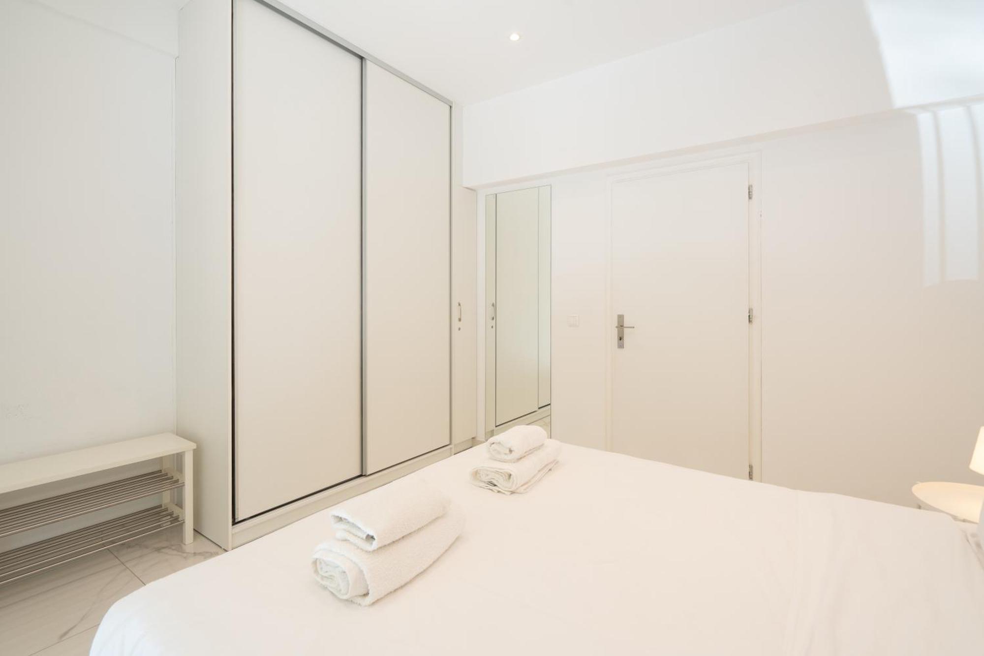 Sophisticated Modern Apt In Athens Center מראה חיצוני תמונה
